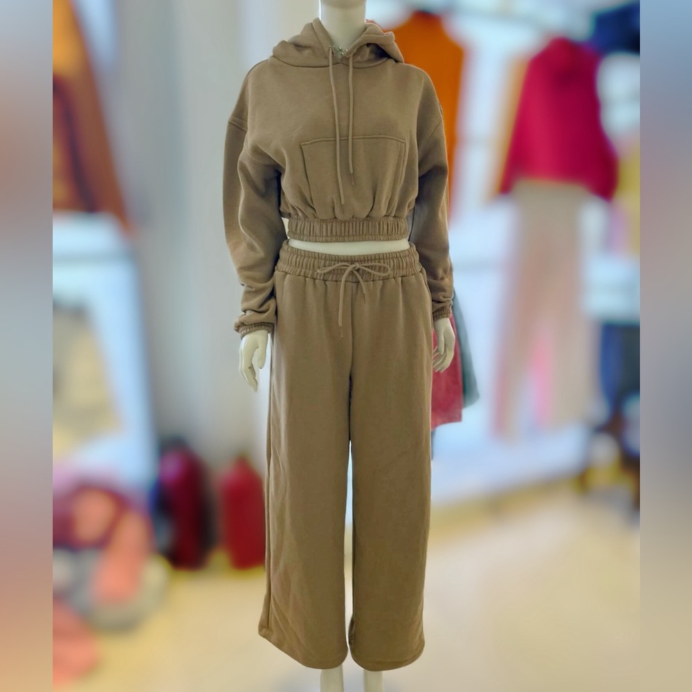 Zara long sleeve sweatsuit Set with hoodie and wide legs size XS, S, M